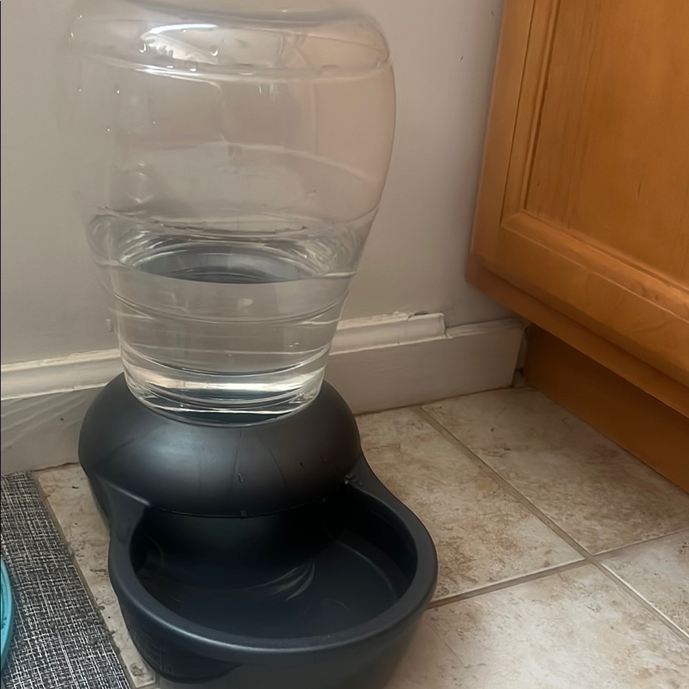 Gravity Pet Water Dispenser